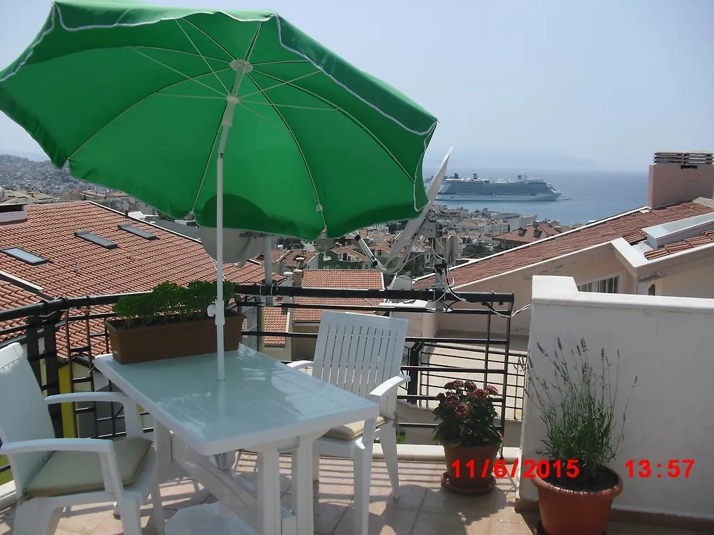 Gaby Apartment Кушадасы